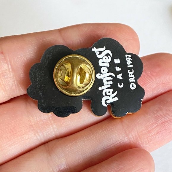 CHA CHA The Tree Frog Disney Animal Kingdom Rainforest Cafe Soft Lapel Hat Pin - Picture 3 of 6